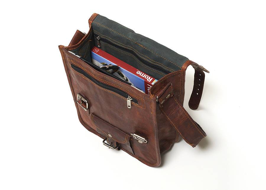 Craftshades – Handcrafted 13″ Retro laptop Leather Bag | 100% Genuine Leather - Image 3